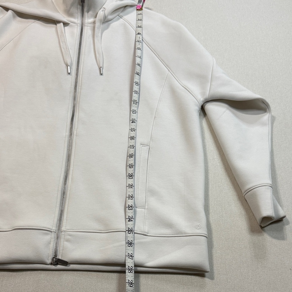 Women's Classic White Zip-Up Vest - Picture 4 of 10
